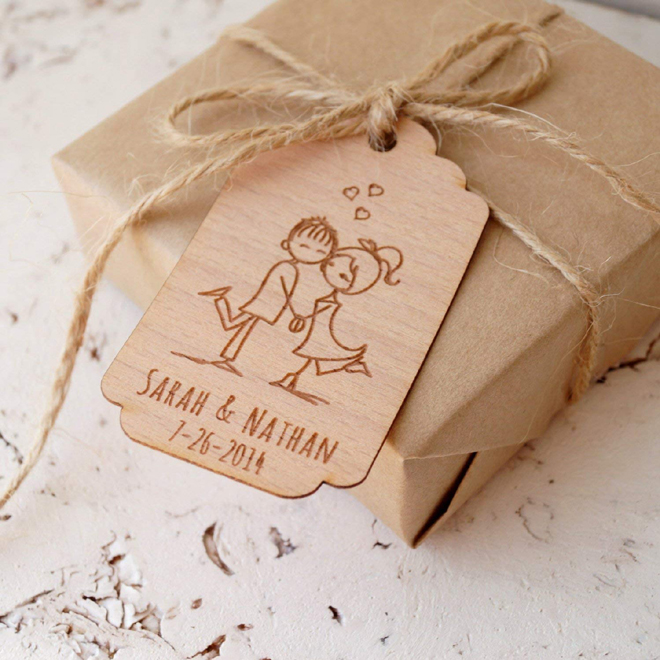 Kraft favor box with wooden tags